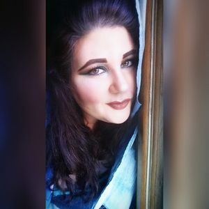 Meet your Posher, Veronica