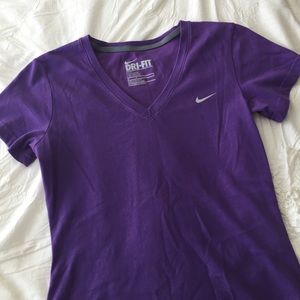 XS Purple Dri-Fit NIKE T-Shirt