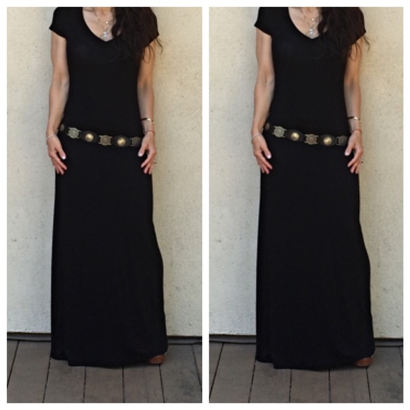 Dresses & Skirts - V neck maxi dress ONLY SIZE SMALL