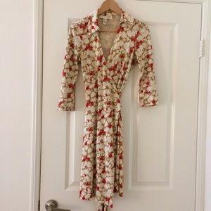 DVF, Diane von Furstenburg Silk Wrap Dress, Size 4