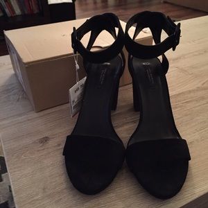 NWT ZARA Mid-Heel Sandals w/Ankle Strap