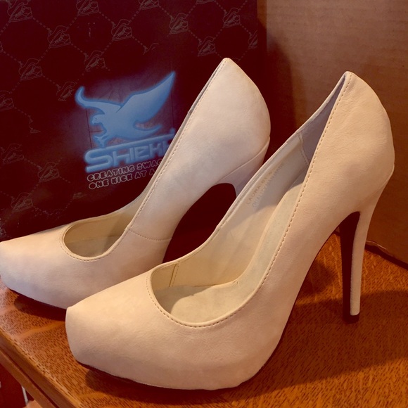 New beige heels!! Shiekh!! Size 6