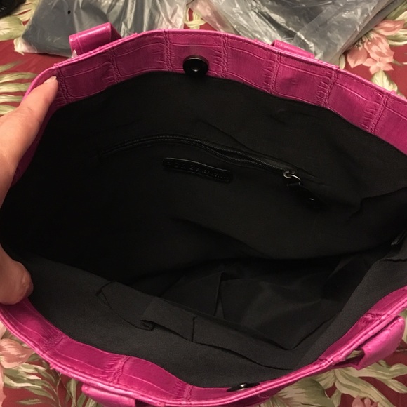 BCNGeneration tote - Picture 4 of 4