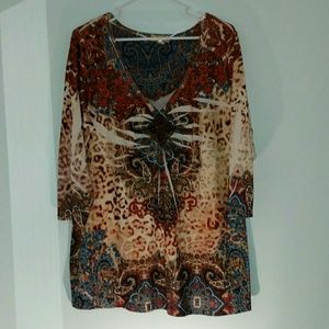 One World 1X multicol top w/neckline embellishment