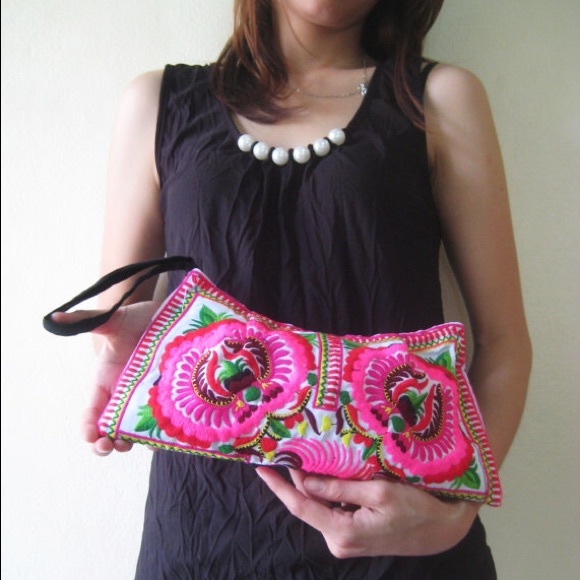 ❤️SOLD❤️ HP🎉Boho chic embrodered beach bag clutch - Picture 3 of 4