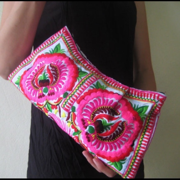 ❤️SOLD❤️ HP🎉Boho chic embrodered beach bag clutch - Picture 4 of 4