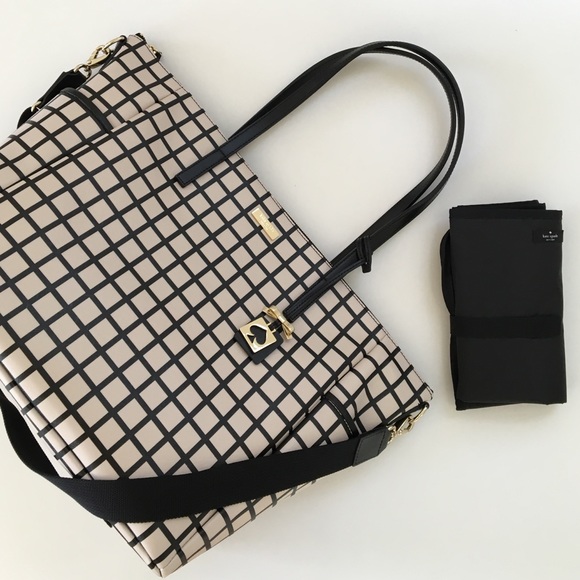 kate spade Handbags - SALE PRICE FIRM🎉HP🎉 Kate Spade Diaper/Travel Bag