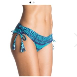 New Roxy bikini with tags! Never worn