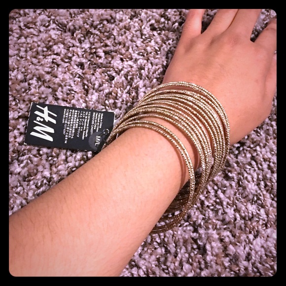 Bracelets - Picture 1 of 2