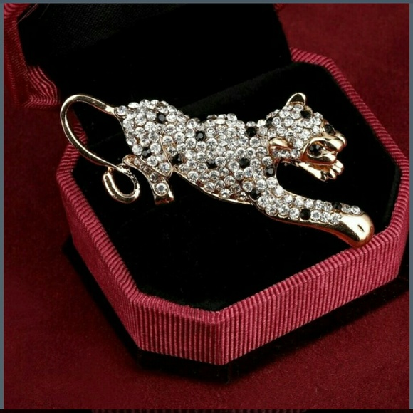 Leopard rhinestone brooch