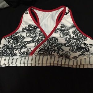 Lululemon FRONT crossover bra top | sz 6