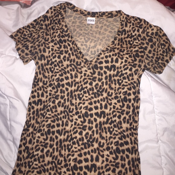 PINK leopard print fitted VNECK