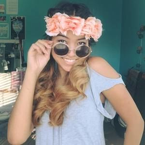 Meet your Posher, Lia