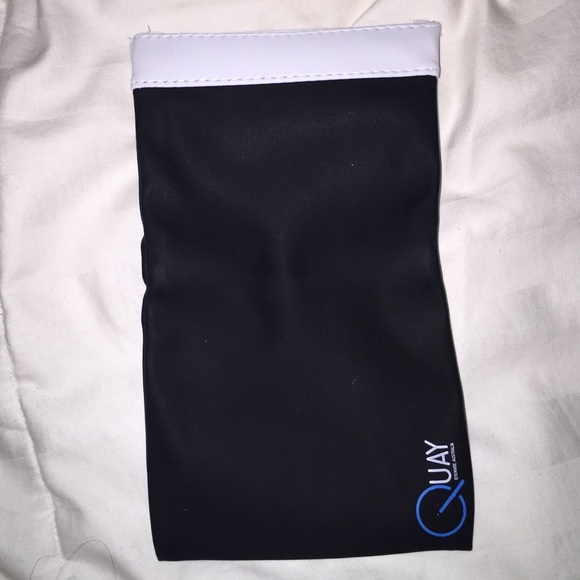 🔵Quay sunglasses holder