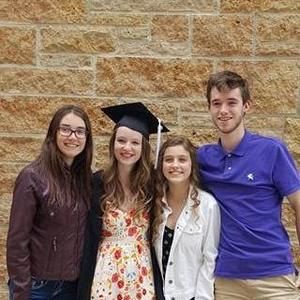 Meet your Posher, Lynn