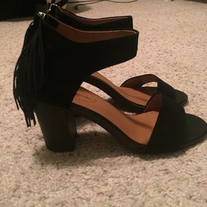 Black fringe heels