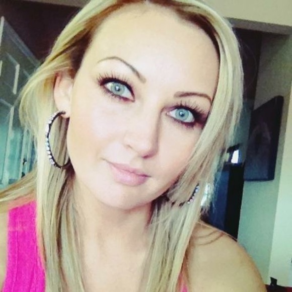 Meet your Posher, Vanessa