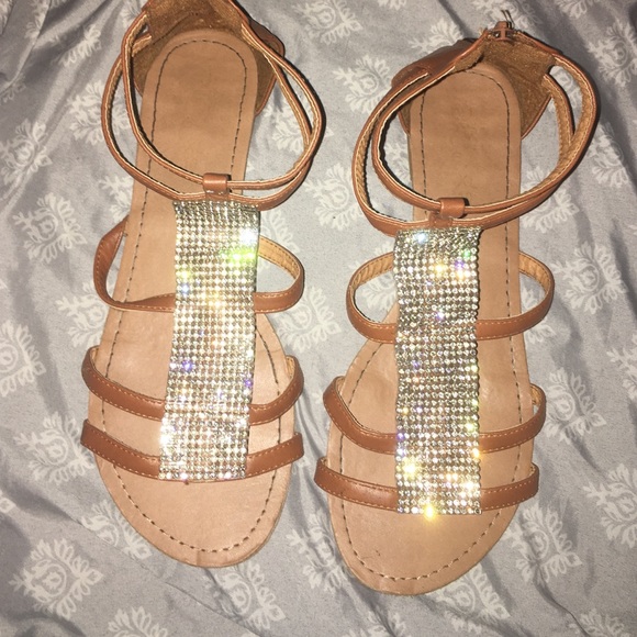 sandals size 10