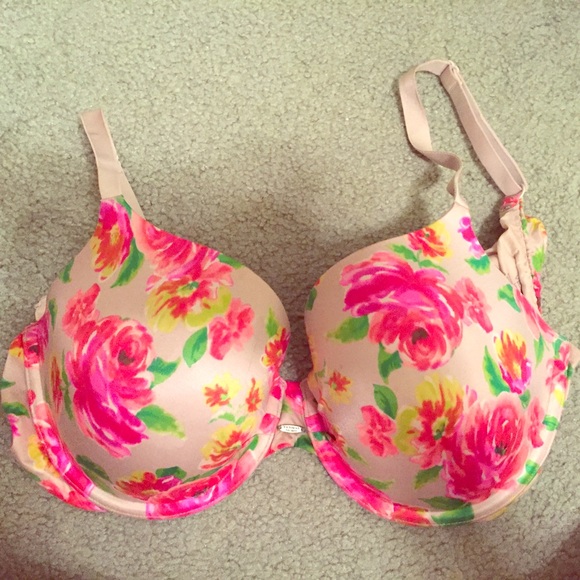 🚨🚨 FLASH SALE 🚨🚨 Victoria's Secret 36 D bra