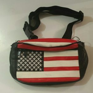 AMERICAN FLAG FANNYPACK