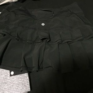 Lululemon SKORT / size 4 / black