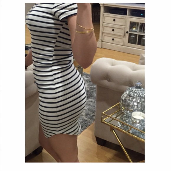 Summer dress - Picture 3 of 4