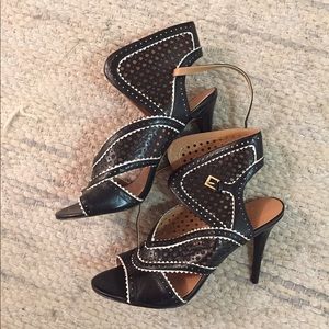 Nine West Pumps. Never worn before.