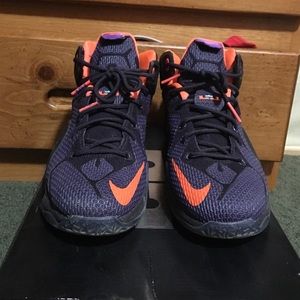 Grade school Nike Lebron 12
