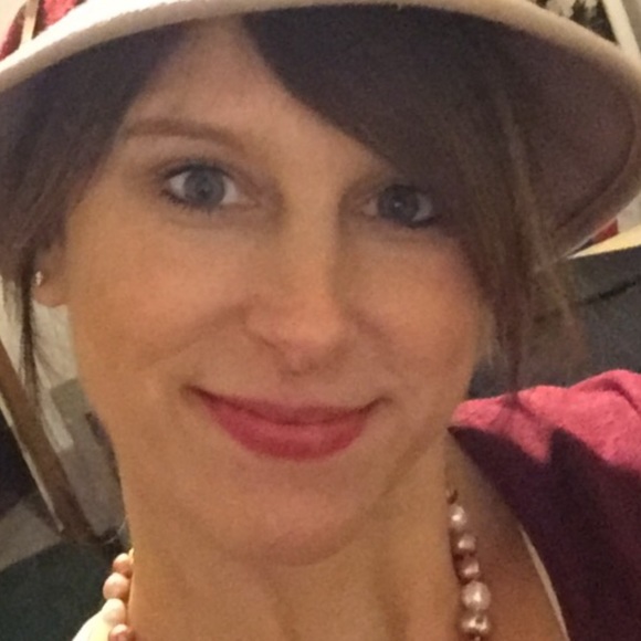 Meet your Posher, Pamela - Picture 1 of 1