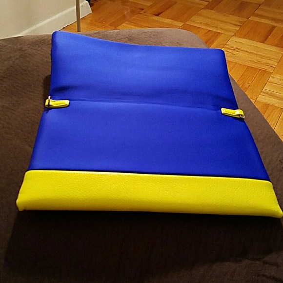 Pocket Book - Picture 2 of 3