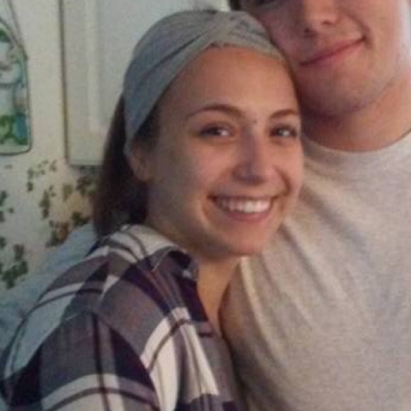 Meet your Posher, Nicole - Picture 1 of 1