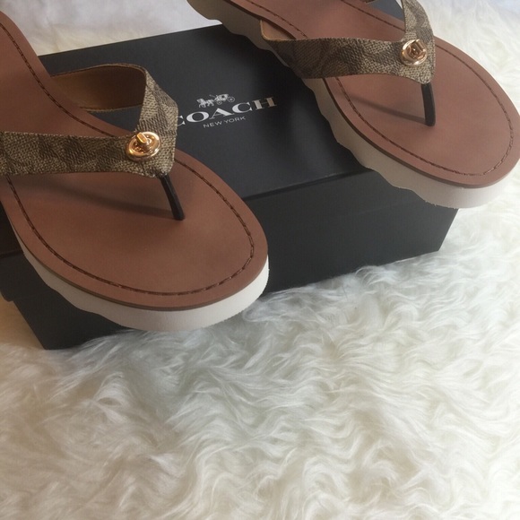 Coach Signature Sandals - Picture 4 of 4