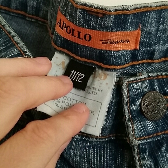 SOLD Gorgeous rhinestone capri Apollo jeans capri - Picture 2 of 3