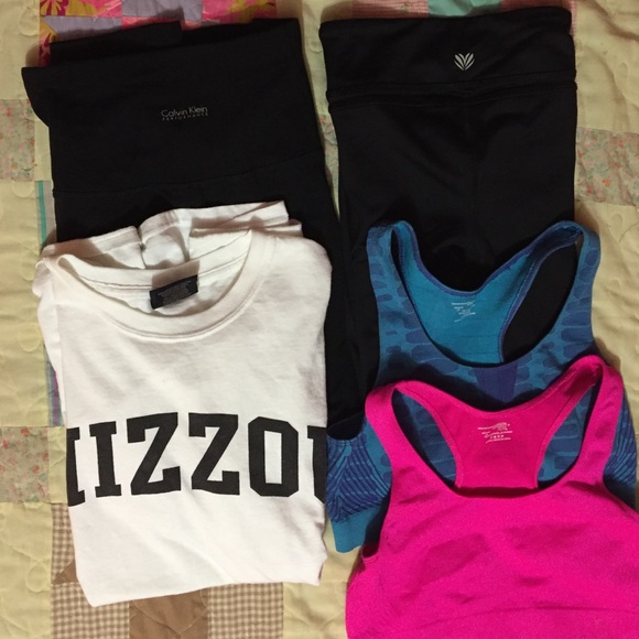 ❗️Sold❗️ Athletic bundle - Picture 1 of 1