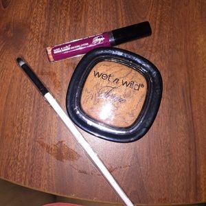 Wet n Wild Makeup Bundle + Brush
