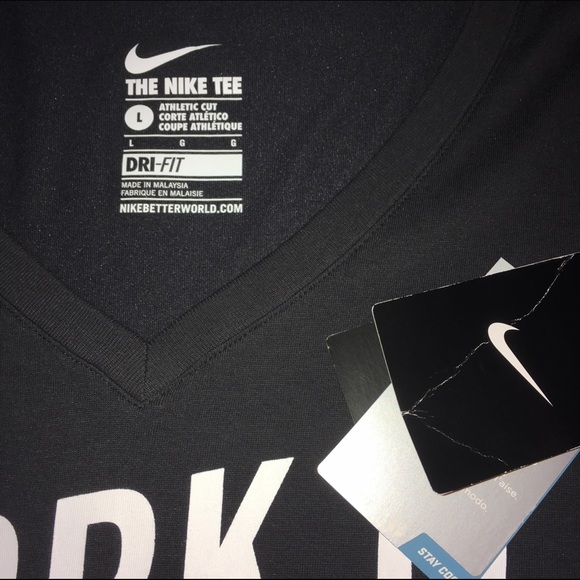 Nike dri-fit t-shirt NWT multiple sizes added - Picture 2 of 3