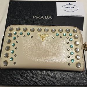 🎈BIG SALE🎉 Prada wallet