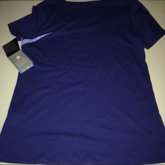 Nike dri-fit t-shirt NWT large and medium - Picture 3 of 4