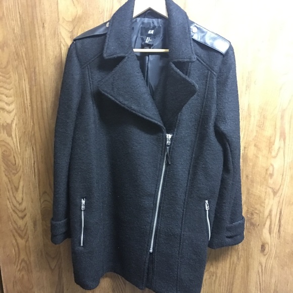 H&M Coat with asymmetrical zipper