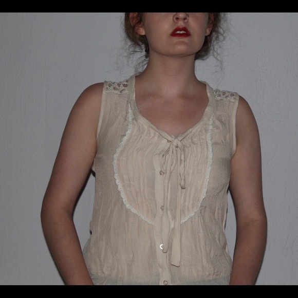 Adorable button up tank top