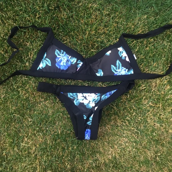 Floral bikini set