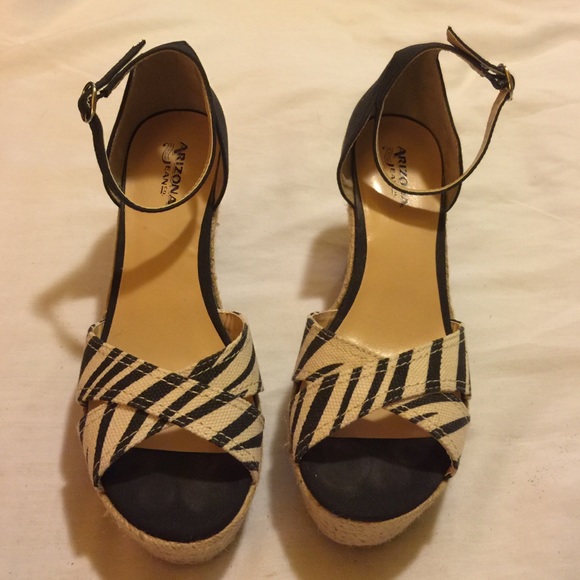 📦Arizona jeans co wedges size 9 - Picture 2 of 4