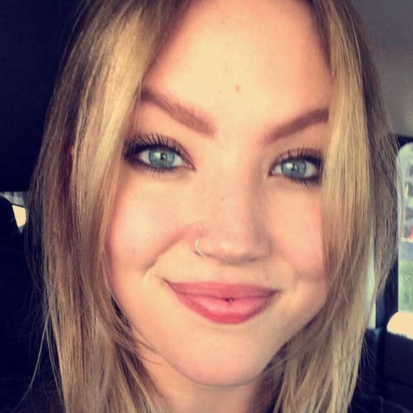 Meet your Posher, Mackenzie