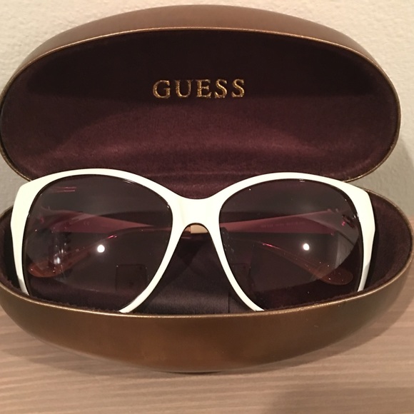 New Marciano Guess White sunglasses