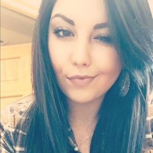 Meet your Posher, Brittney