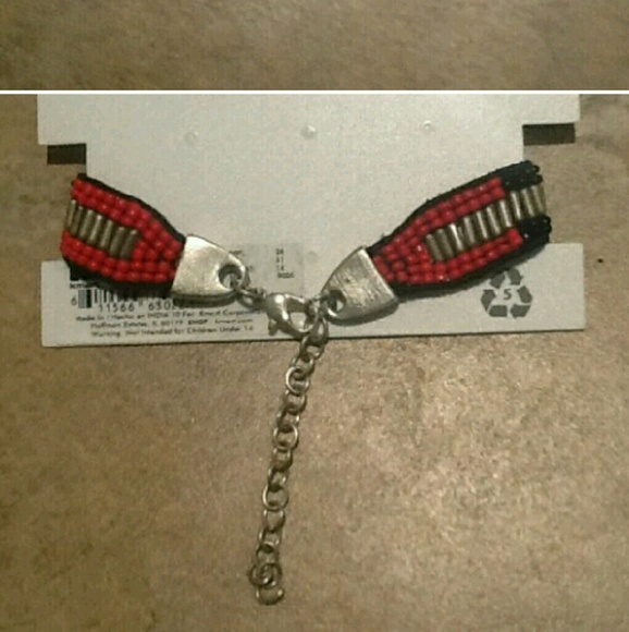 ❤️5/$25. Joe Boxer Beaded Choker & Bracelet Set - Picture 4 of 4