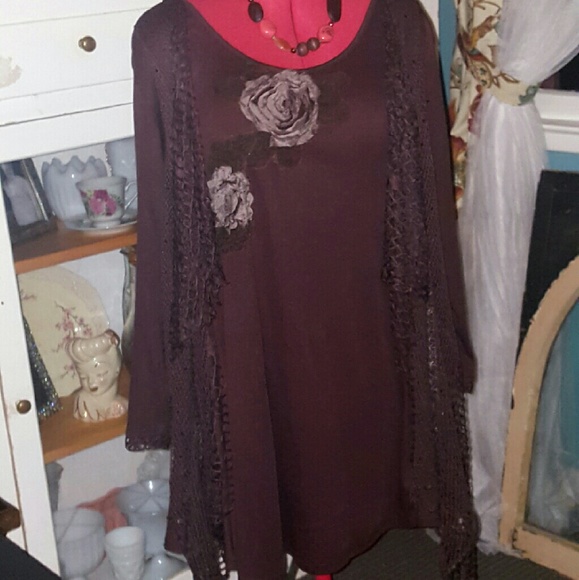ⓟⓛⓤⓢTunic with lovely detail