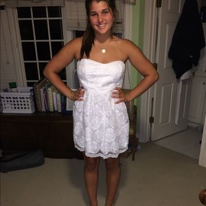 SUPER CUTE LILY PULITZER SUMMER WHITE DRESS