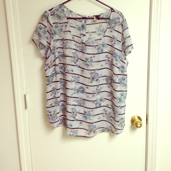 White/blue floral chiffon shirt with button back