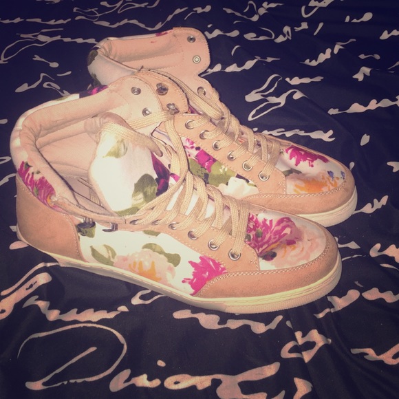 Hightop Sneakers